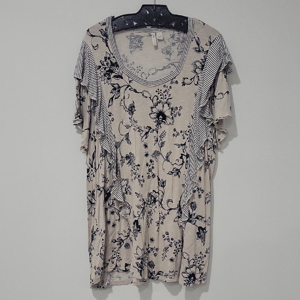 Cato Cream and White Ruffled Short Sleeve Blouse